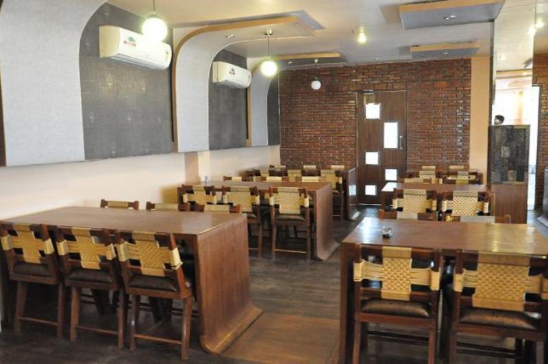 فاراناسي Hotel Vishwanath المظهر الخارجي الصورة